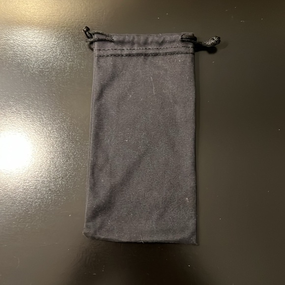 Dollger Sunglasses Case and Cloth - Picture 5 of 7